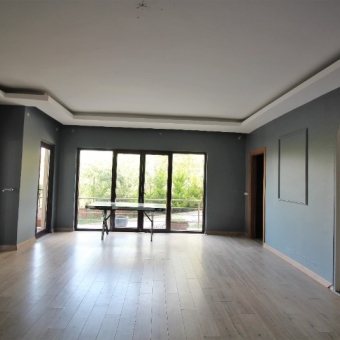 Çekmeköy Reşadiye Çift Ebeveyn Banyolu Asansörlü SATILIK Villa