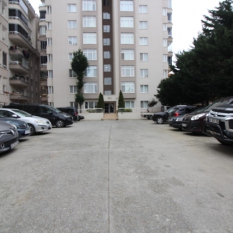 Kazaklar Emlak’tan Çekmeköy Taşdelen Park Orman Konutları site içi 3+1 Satılık Daire