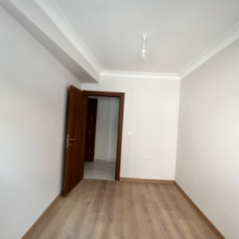 Üsküdar Çamlıca Kısıklı da Ara kat satılık 2+1 Daire