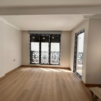 Üsküdar Çamlıca Kısıklı da Ara kat satılık 2+1 Daire
