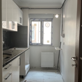 Üsküdar Çamlıca Kısıklı da Ara kat satılık 2+1 Daire