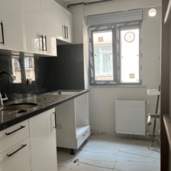 Üsküdar Çamlıca Kısıklı da Ara kat satılık 2+1 Daire