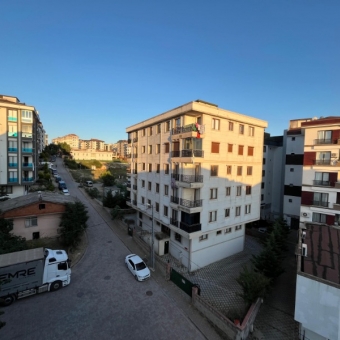 Çekmeköy Alemdağda Satılık 2+1 Ara Kat Daire