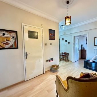 ACIBADEM'DE 3+1 125M2 ASANSÖRLÜ OTOPARKLI 3.KAT DAİRE...