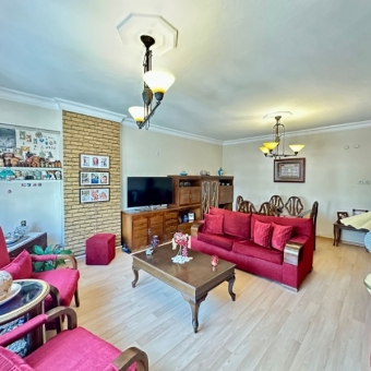 ACIBADEM'DE 3+1 125M2 ASANSÖRLÜ OTOPARKLI 3.KAT DAİRE...