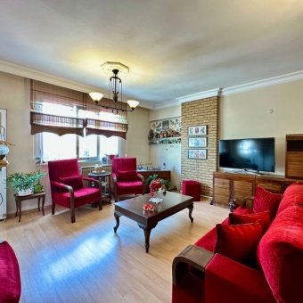 ACIBADEM'DE 3+1 125M2 ASANSÖRLÜ OTOPARKLI 3.KAT DAİRE...