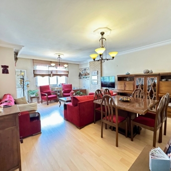 ACIBADEM'DE 3+1 125M2 ASANSÖRLÜ OTOPARKLI 3.KAT DAİRE...