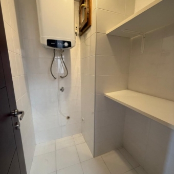 ACIBADEM'DE 3+1 145M2 BAKIMLI OTOPARKLI 3.KAT DAİRE...