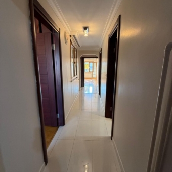 ACIBADEM'DE 3+1 145M2 BAKIMLI OTOPARKLI 3.KAT DAİRE...