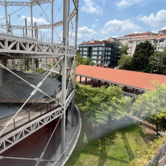 HASANPAŞA'DA 2+1 65M2 KOMBİLİ BALKONLU  ÇATI KATI...