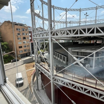 HASANPAŞA'DA 2+1 65M2 KOMBİLİ BALKONLU  ÇATI KATI...