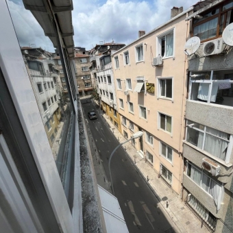 HASANPAŞA'DA 2+1 65M2 KOMBİLİ BALKONLU  ÇATI KATI...