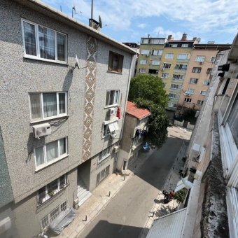 HASANPAŞA'DA 2+1 65M2 KOMBİLİ BALKONLU  ÇATI KATI...