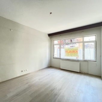 MODA CADDESİNE ÇOK YAKIN 1+1 60M2 KOMBİLİ ÇİFT CEPHELİ 1.KAT DAİRE