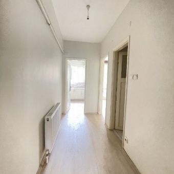 MODA CADDESİNE ÇOK YAKIN 1+1 60M2 KOMBİLİ ÇİFT CEPHELİ 1.KAT DAİRE