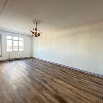 ZÜMRÜTEVLER'DE KÖŞE BİNADA 3+1 180M2 KOMBİLİ FERAH 5.KAT DAİRE...