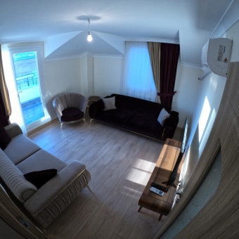 2+1 مع بالكون كبير قرب رشيد باشا للايجار