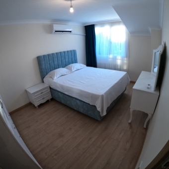 2+1 مع بالكون كبير قرب رشيد باشا للايجار