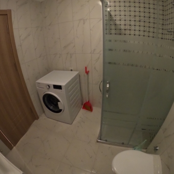 2+1 مع بالكون كبير قرب رشيد باشا للايجار